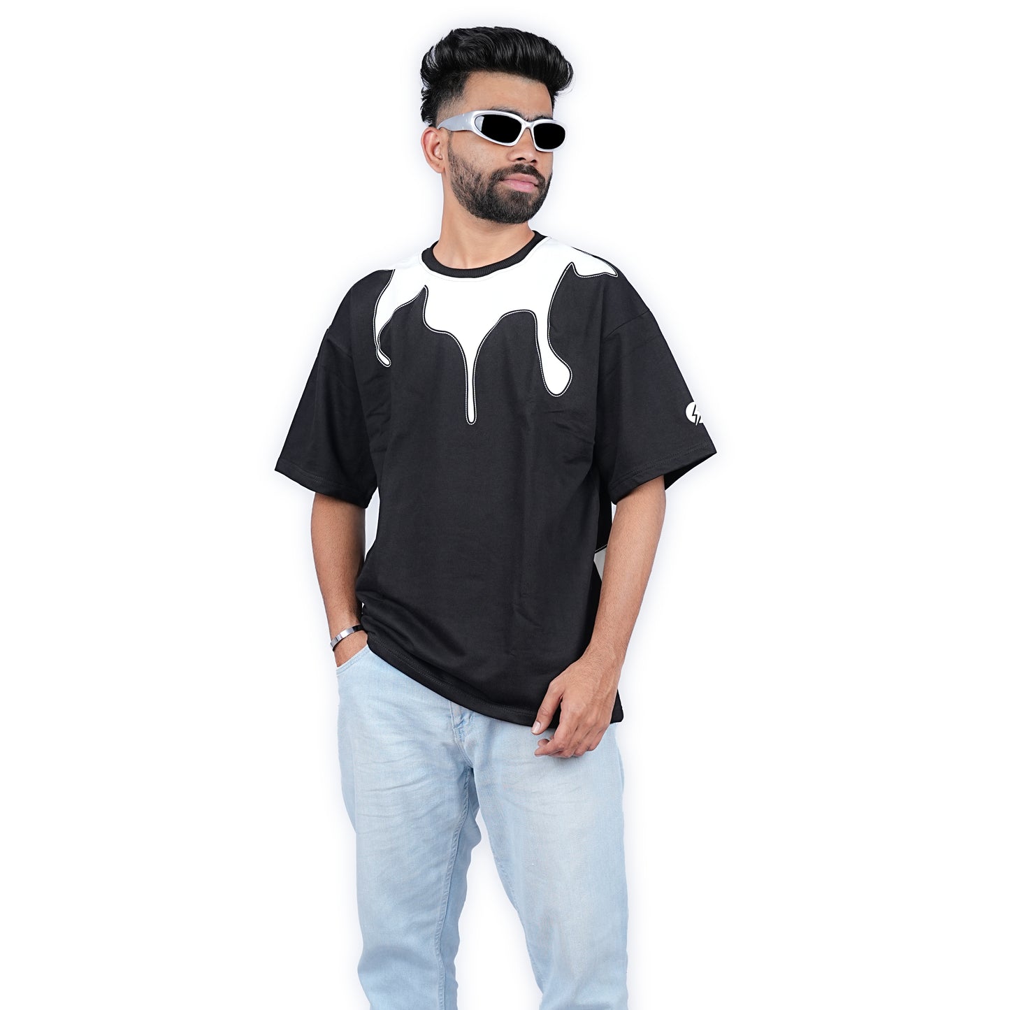 Patch abstract design, Oversized t-shirt | gender neutral